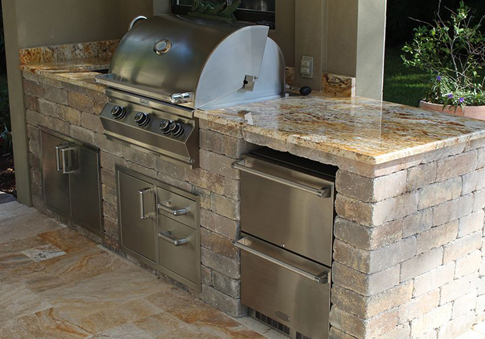 Outdoor_Kitchen_sierra_wall_granite_countertop.jpg